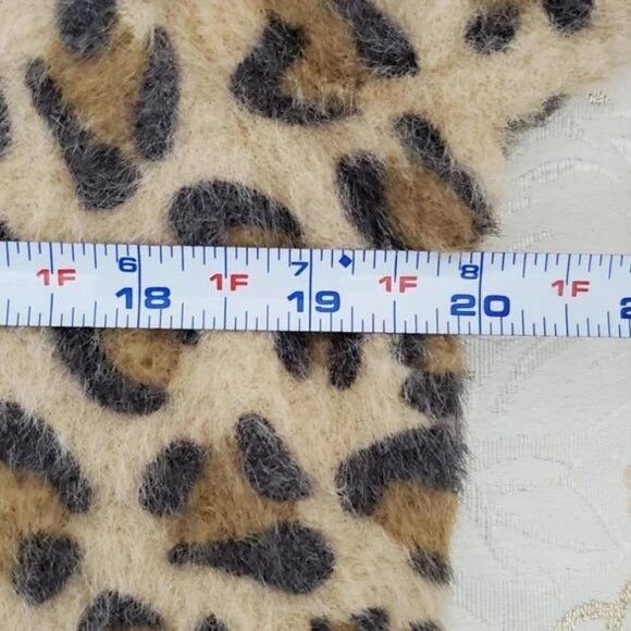 Soft Surroundings Fuzzy Soft Warm Animal Print Women's Scarf Sweater Size Medium - Picture 10 of 13
